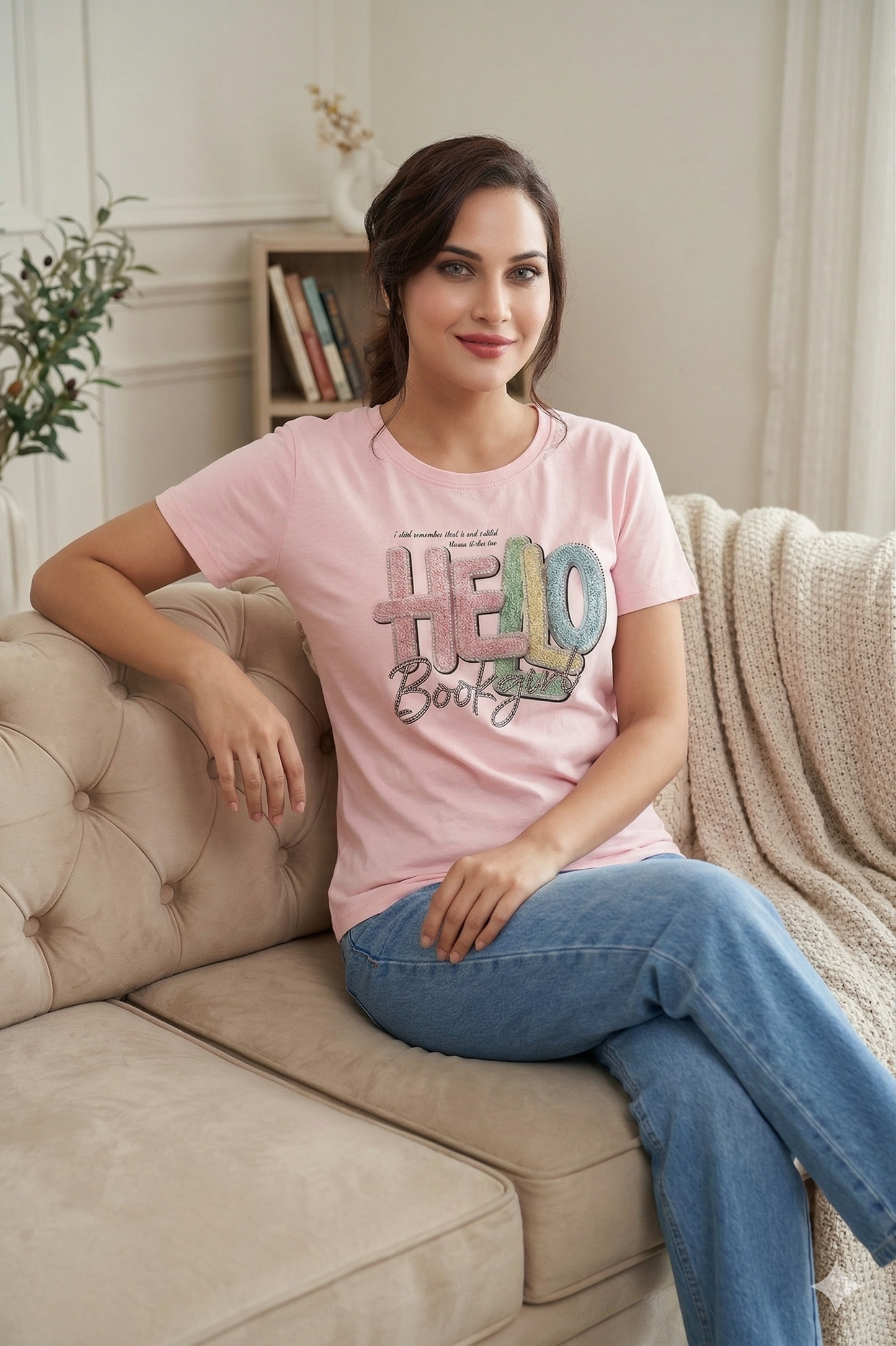 Graphic "Hello" - Casual T-Shirt